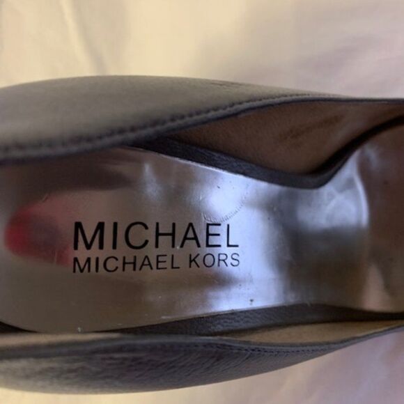 MICHAEL KORS SZ 5 1/2  M  PEEP TOE GRAY - Picture 5 of 6